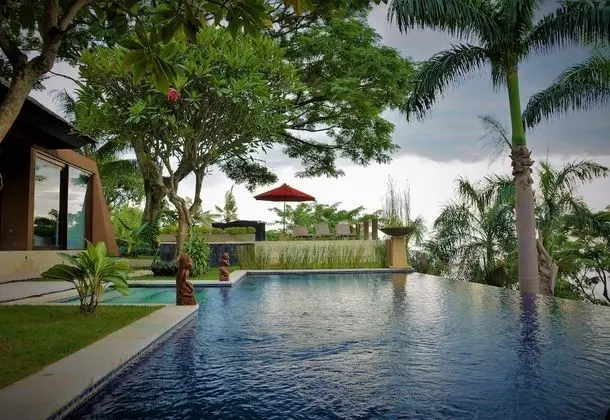 Villa Tiara Lombok Island - Havuz