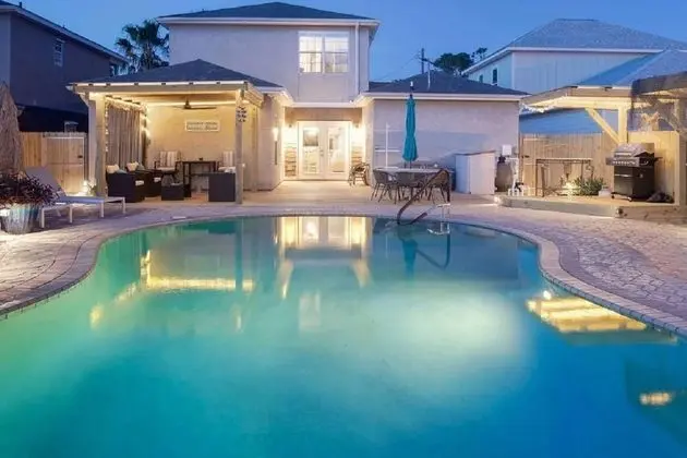 Tickled Turtle Beach House - Havuz