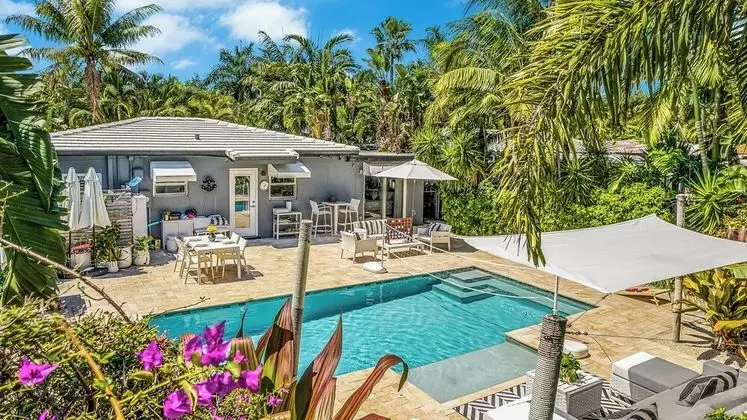 Tidal by Avantstay Gorgeous Home Close to Beaches w/ Pool