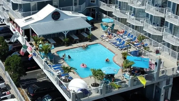 Tidelands Caribbean Hotel and Suites - Dış Mekan