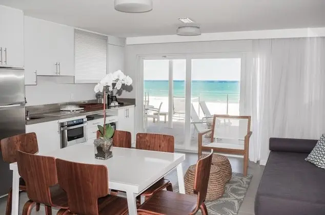 Tides Inn Hotel - Oda