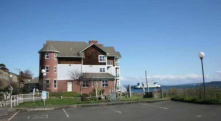 Tides Inn