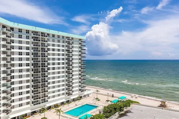 The Tides Ocean Luxury Suites - Havuz