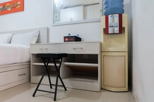 Tidy Studio Apartment at Bassura City near Shopping Mall - Mutfak
