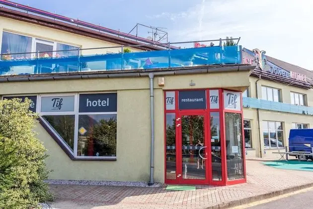 TIF hotel & restaurant - 1