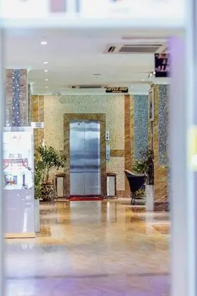 Tiffany Diamond Hotels Makunganya - Lobi