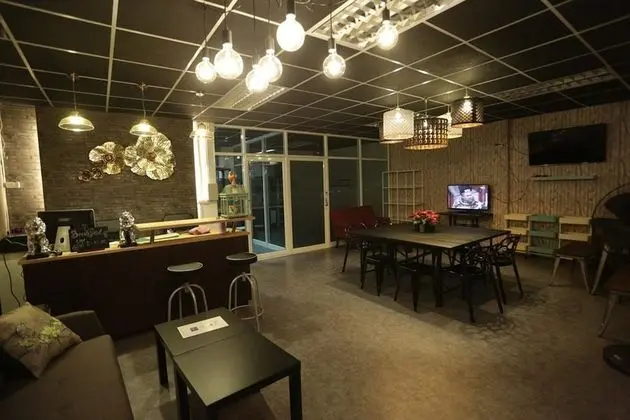 Tiger Lily Hostel - Lobi
