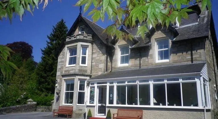 Tigh Na Cloich Hotel