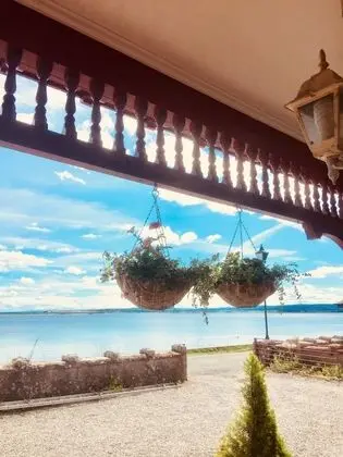 Tigh Na Mara