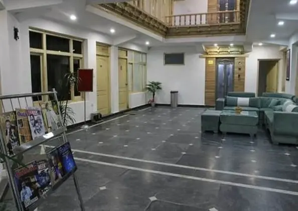 TIH Hotel Chonjor Residency - Lobi