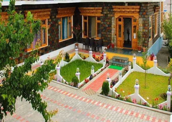 TIH Hotel jeevanam villa - Dış Mekan