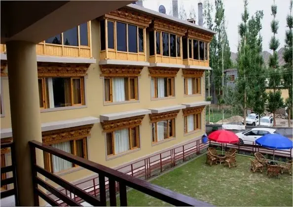 TIH Hotel Latso