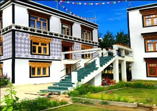TIH - Hotel Omasila - Padum