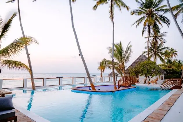 TIKI Beach Club and Resort - Dış Mekan