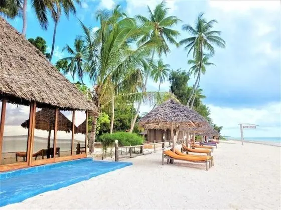 TIKI Beach Club and Resort - Plaj