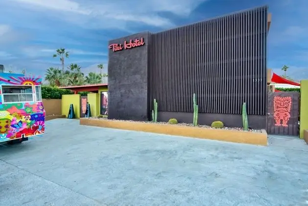 Tiki Hotel - Dış Mekan