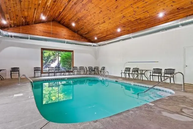 Timberwolf Vista w HotTub Pool View - Havuz