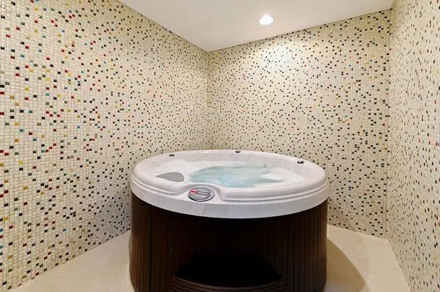 TIME Moonstone Hotel Apartments - Spa