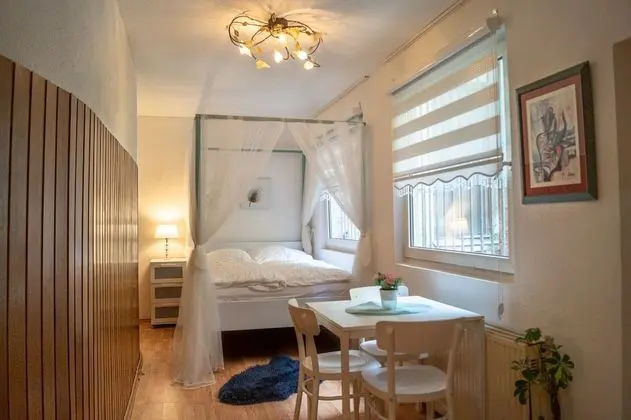 Timeless 2BR Near Downtown