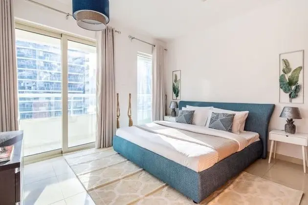 Timelessly Modern 3BR w/ Fascinating Marina Views! - İç Mekan