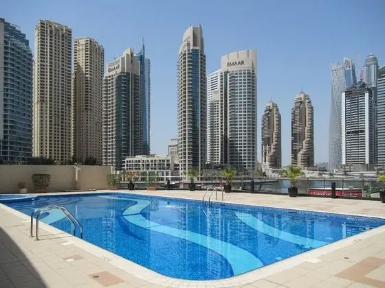 Timelessly Modern 3BR w/ Fascinating Marina Views! - İç Mekan