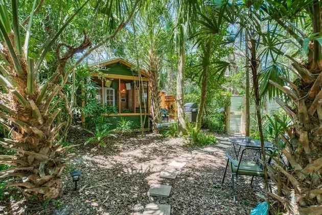 Tin Shed Revival Cabin - Dış Mekan