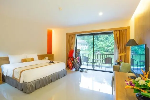 Tinidee Golf Resort Phuket - Oda