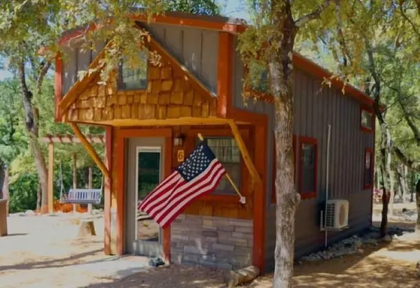 Tiny Home Vacations Resort - Oda