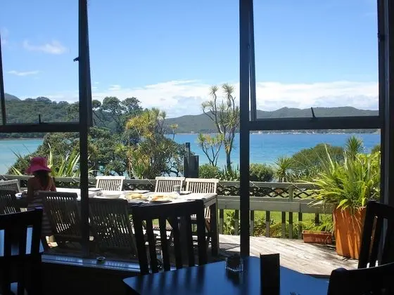 Tipi and Bob's Waterfront Lodge - Yerinde Yemek