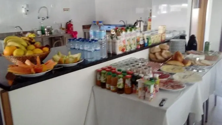 Tires Guest House - Yerinde Yemek
