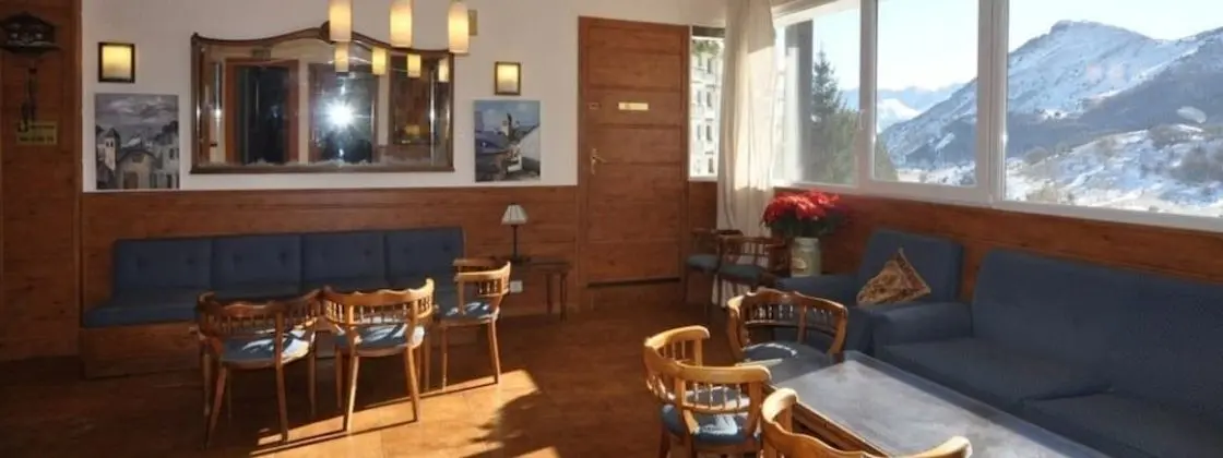 Hotel Tirol - İç Mekan