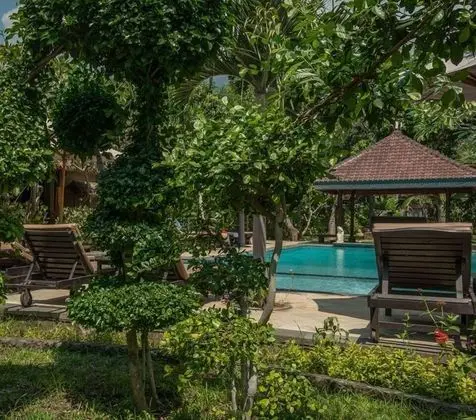 TIRTA SARI BUNGALOW - Havuz