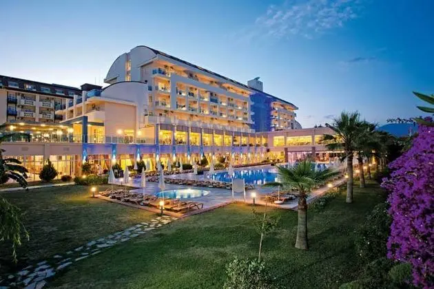 Titan Select Hotel - 8