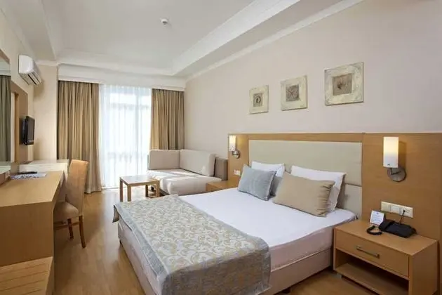Titan Select Hotel - 3