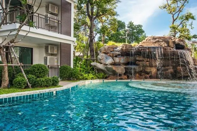 The Title KR Beach Condotel Rawai Phuket - Havuz