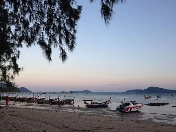 The Title KR Beach Condotel Rawai Phuket - Plaj