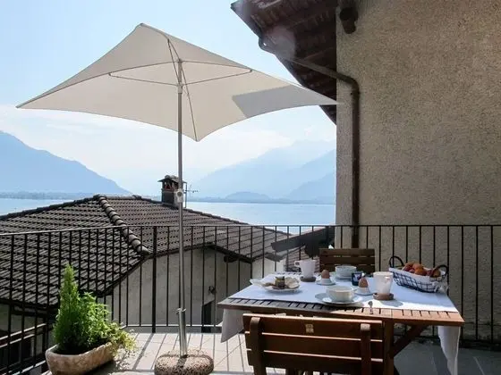 Titti Gera Lario in Gera Lario - Oda