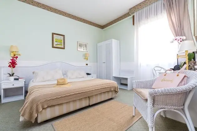 Villa Tiziana Hotel - Oda
