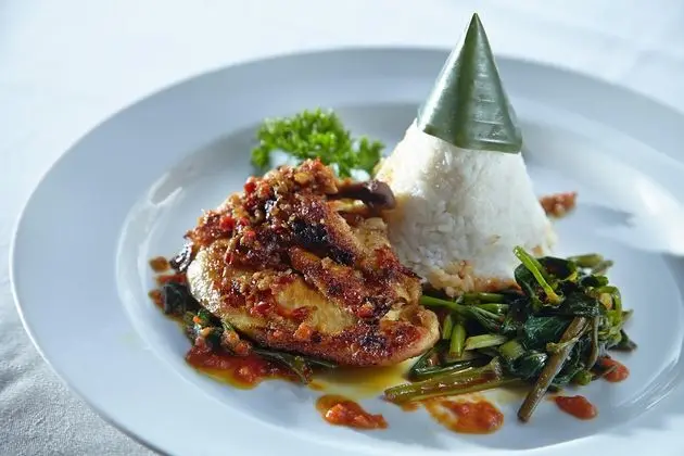 Tjampuhan - Yeme / İçme