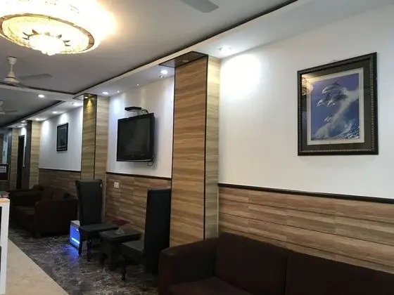Hotel TJS Royale - Lobi