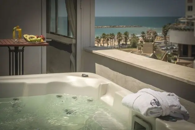 TLV 88 Sea Hotel - Havuz