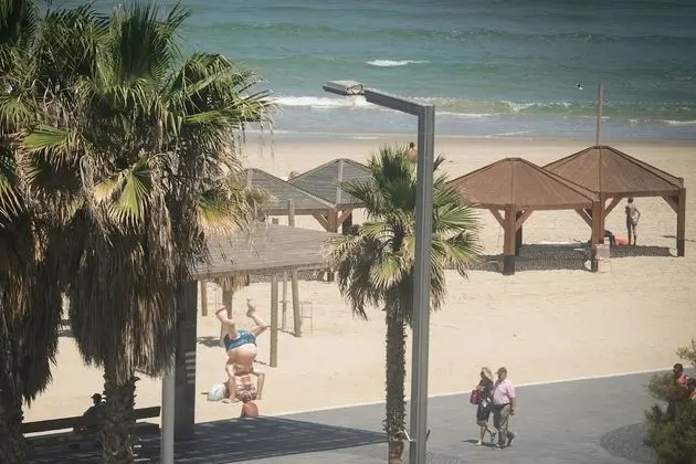 TLV 88 Sea Hotel - Plaj