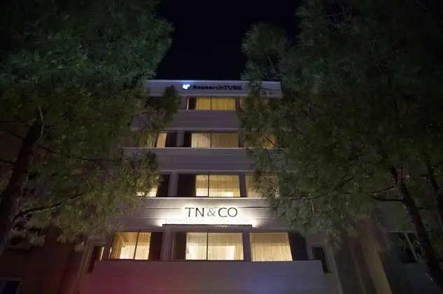 TN & CO Hotel