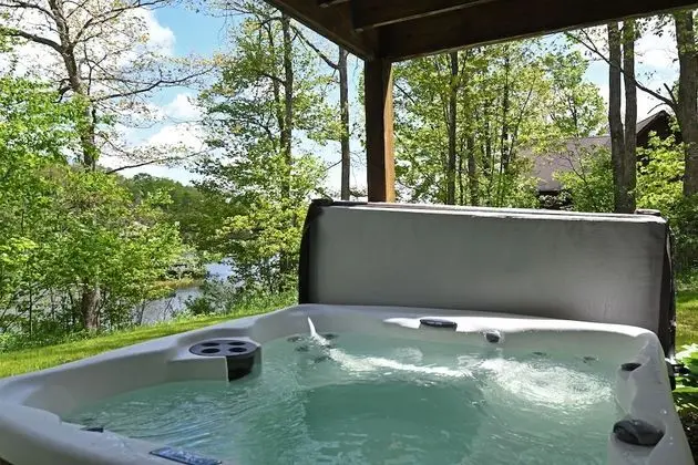 Toasted Marshmallow Lodge