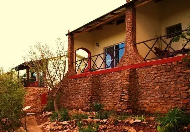 Toko Kamanjab Lodge & Safari