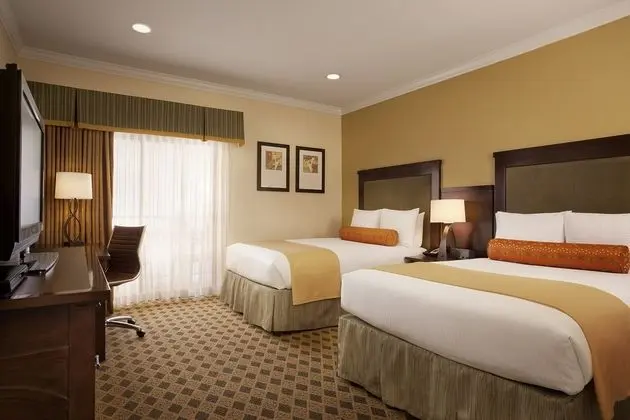 Toll House Hotel - Genel