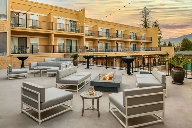 Toll House Hotel - Öne Çıkan Resim