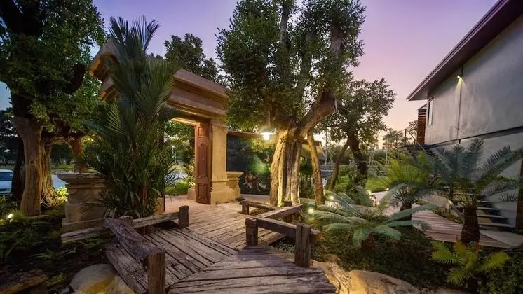 Tolopoti Hotel & Resort