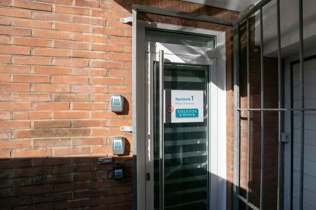 Tolstov-Hotels Convenient 4 Room Apartment - Dış Mekan
