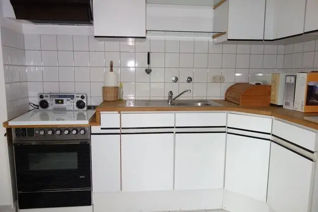 Tolstov-Hotels Large 3 Room Apartment with Garden - Mutfak